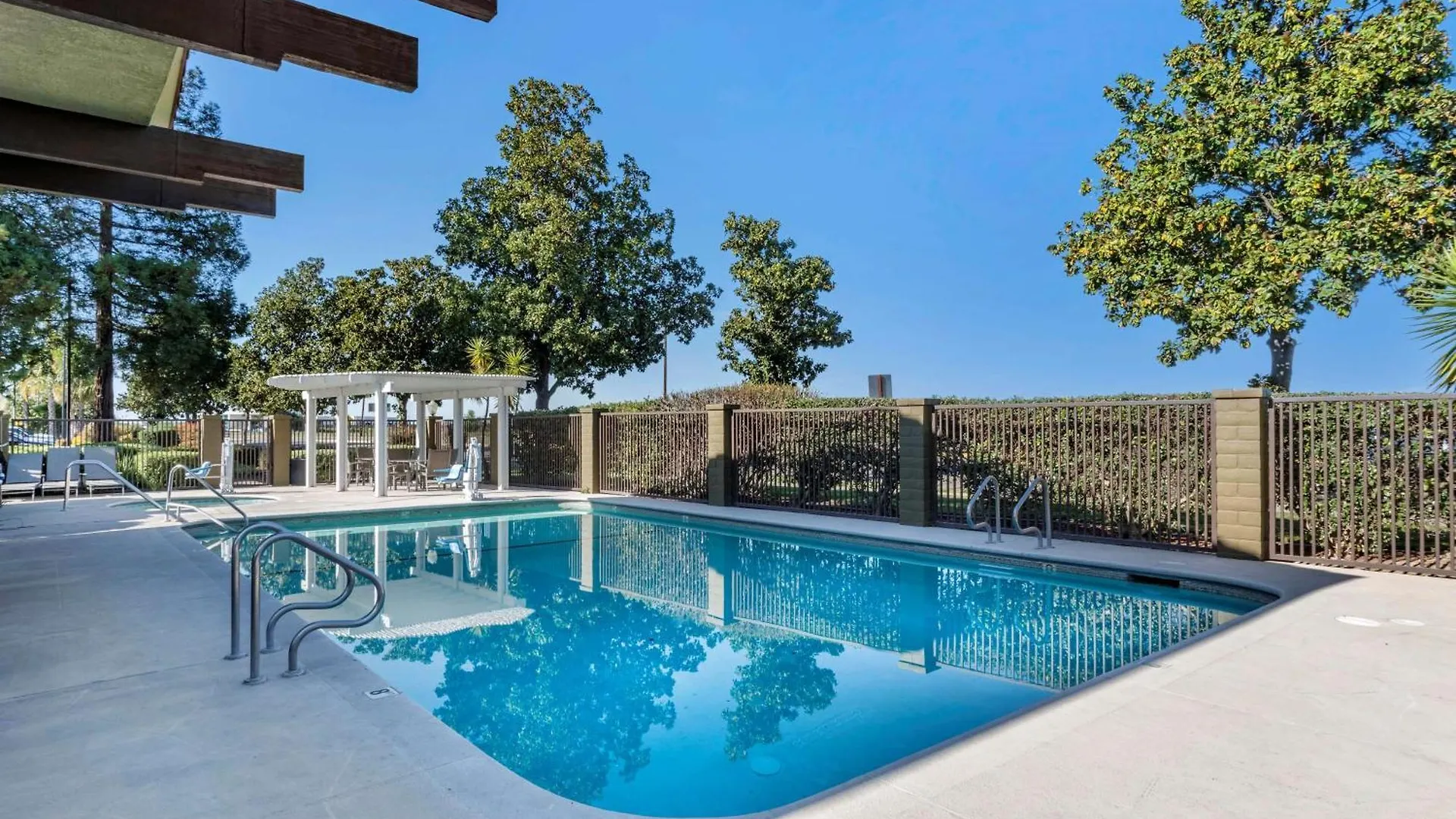 Where to Stay in Northern California: 15 Best Western Hotels Reviewed